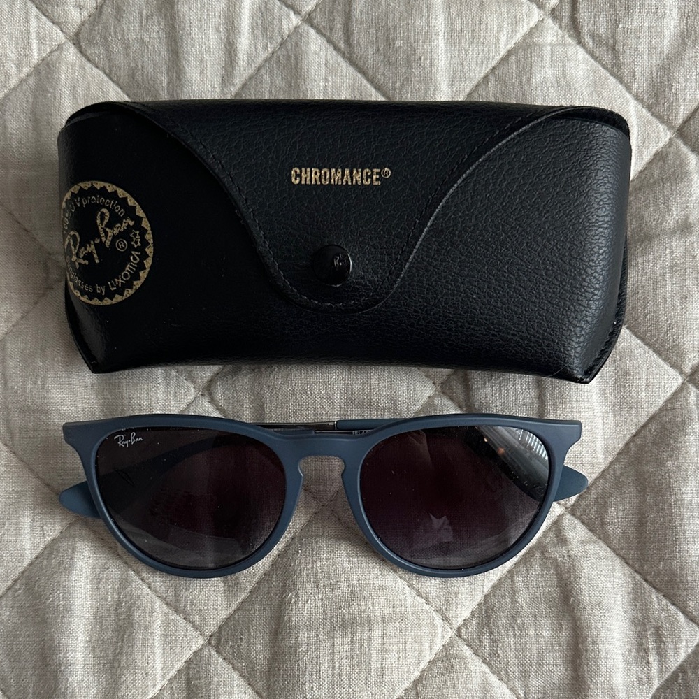 Ray-Ban Chromance Gray Sunglasses with Black Case